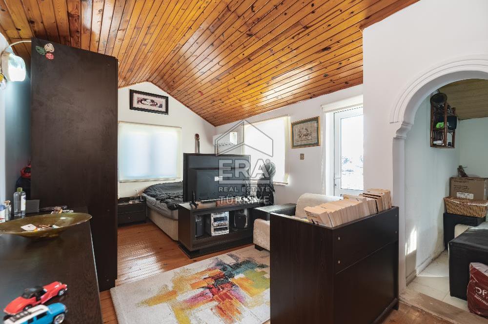 Antalya Kepez Şelale Sitesinde Satılık 5+2 250m² Tripleks Villa