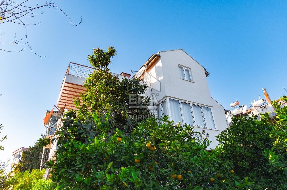 Antalya Kepez Şelale Sitesinde Satılık 5+2 250m² Tripleks Villa