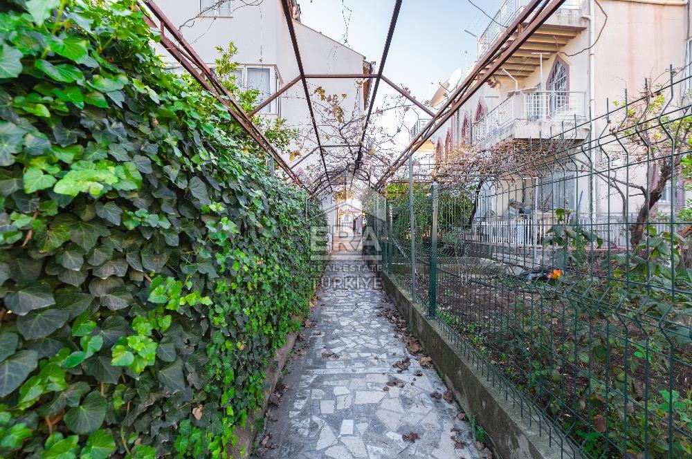 Antalya Kepez Şelale Sitesinde Satılık 5+2 250m² Tripleks Villa