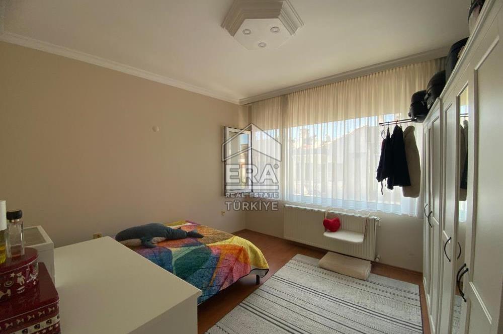 Konak Mithatpaşa Mahallesi 3+1 Satılık Daire