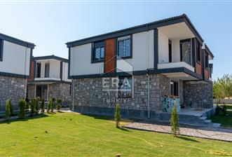 ERA ANGEL'dan Ayvalık Altınovada Deniz 300 mt.3+1 Satılık Villa - 1 - 14321