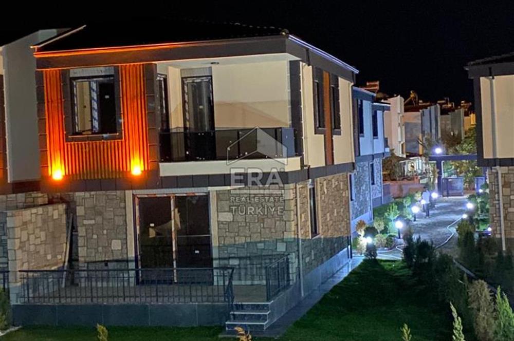 ERA ANGEL'dan Ayvalık Altınovada Deniz 300 mt.3+1 Satılık Villa