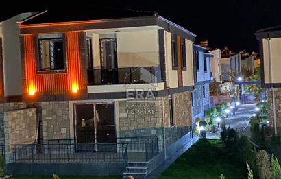 ERA ANGEL'dan Ayvalık Altınovada Deniz 300 mt.3+1 Satılık Villa