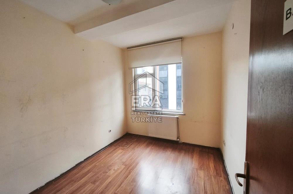 KÜÇÜKBAKKALKÖY PRESTİJ CAD. BAŞINDA İÇİ BAKIMLI FERAH OFİS