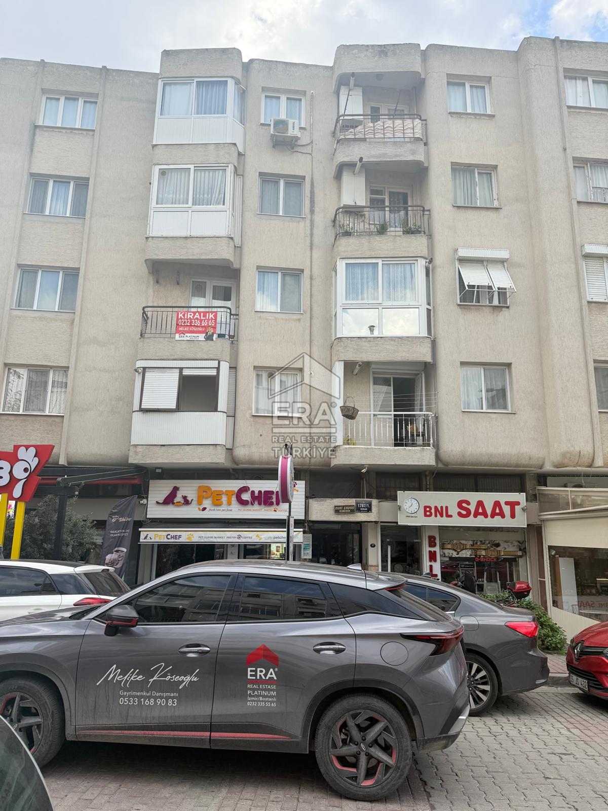 Bostanlı Merkezde 3+1 Kiralık Daire