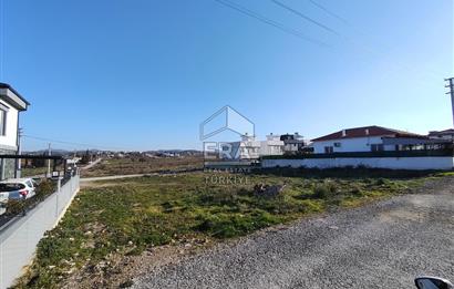 SEFERİHİSAR'DA 300 M2 İMARLI SATILIK ARSA