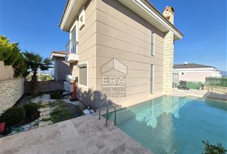 ÇEŞME YALIDA DENİZE YÜRÜME MESAFESİNDE HAVUZLU 4+1 VİLLA - 1 - 14398