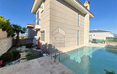 ÇEŞME YALIDA DENİZE YÜRÜME MESAFESİNDE HAVUZLU 4+1 VİLLA