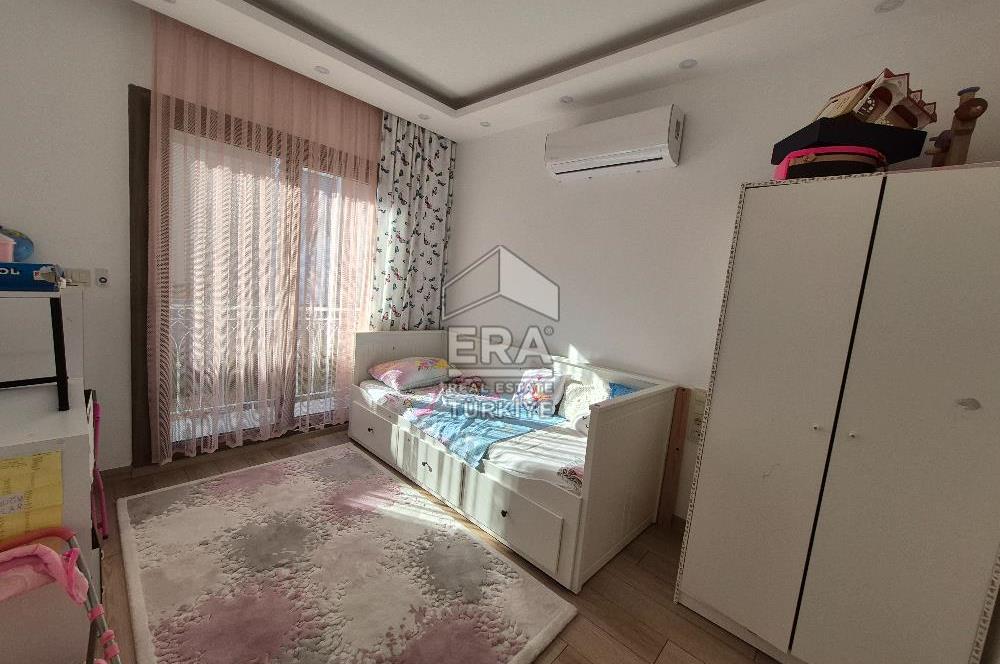 ÇEŞME YALIDA DENİZE YÜRÜME MESAFESİNDE HAVUZLU 4+1 VİLLA