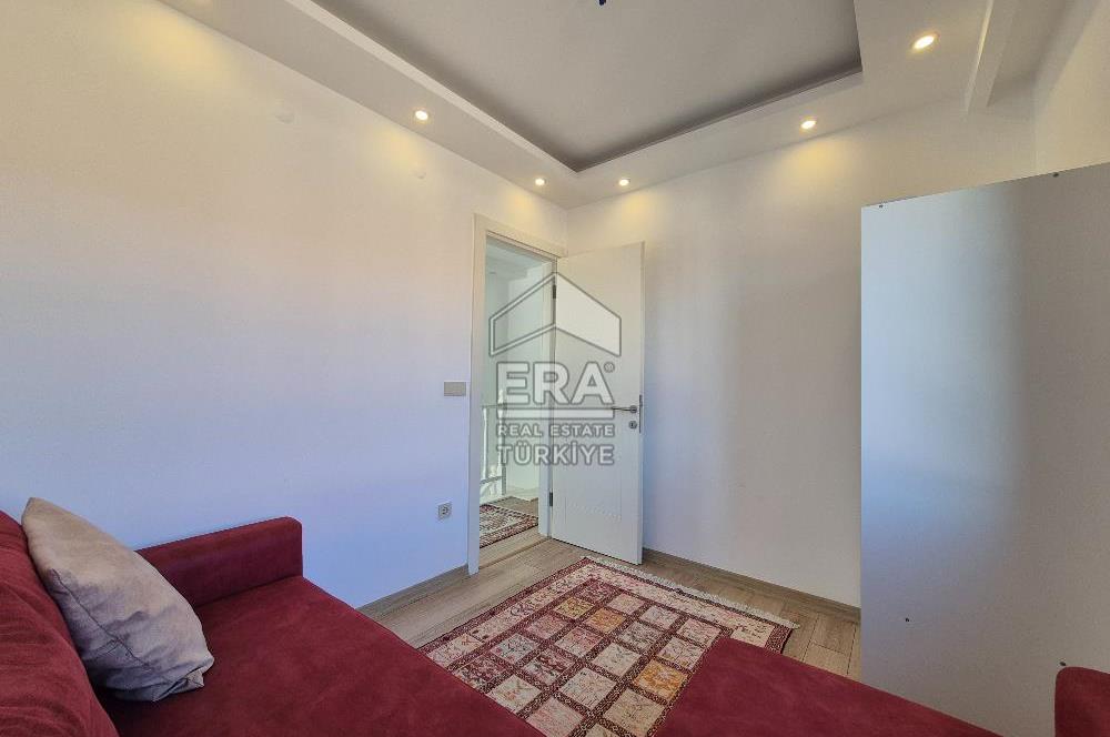 ÇEŞME YALIDA DENİZE YÜRÜME MESAFESİNDE HAVUZLU 4+1 VİLLA