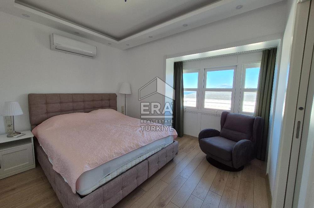 ÇEŞME YALIDA DENİZE YÜRÜME MESAFESİNDE HAVUZLU 4+1 VİLLA