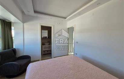 ÇEŞME YALIDA DENİZE YÜRÜME MESAFESİNDE HAVUZLU 4+1 VİLLA