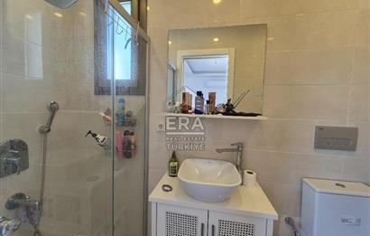 ÇEŞME YALIDA DENİZE YÜRÜME MESAFESİNDE HAVUZLU 4+1 VİLLA