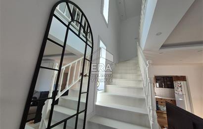 ÇEŞME YALIDA DENİZE YÜRÜME MESAFESİNDE HAVUZLU 4+1 VİLLA