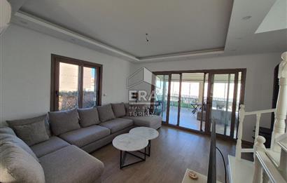 ÇEŞME YALIDA DENİZE YÜRÜME MESAFESİNDE HAVUZLU 4+1 VİLLA