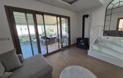 ÇEŞME YALIDA DENİZE YÜRÜME MESAFESİNDE HAVUZLU 4+1 VİLLA