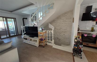 ÇEŞME YALIDA DENİZE YÜRÜME MESAFESİNDE HAVUZLU 4+1 VİLLA