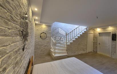 ÇEŞME YALIDA DENİZE YÜRÜME MESAFESİNDE HAVUZLU 4+1 VİLLA