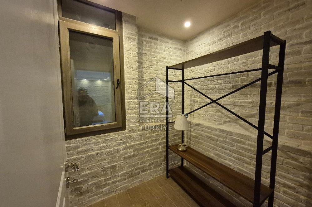 ÇEŞME YALIDA DENİZE YÜRÜME MESAFESİNDE HAVUZLU 4+1 VİLLA