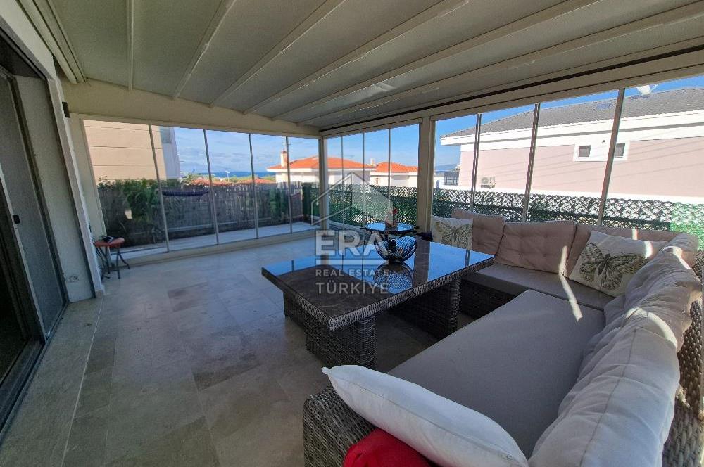 ÇEŞME YALIDA DENİZE YÜRÜME MESAFESİNDE HAVUZLU 4+1 VİLLA