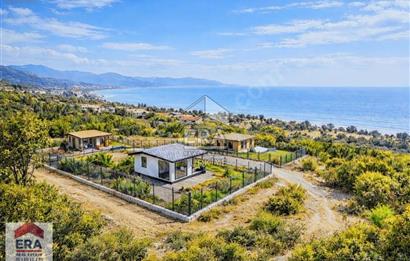 Kuşadası Caferli 'de Deniz Manzaralı Hobi Bahçeleri