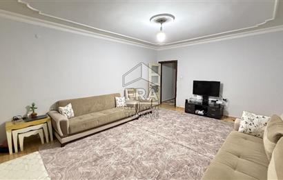 Pazaryeri Mahallesi’nde satılık 3 + 1 ara kat site içi