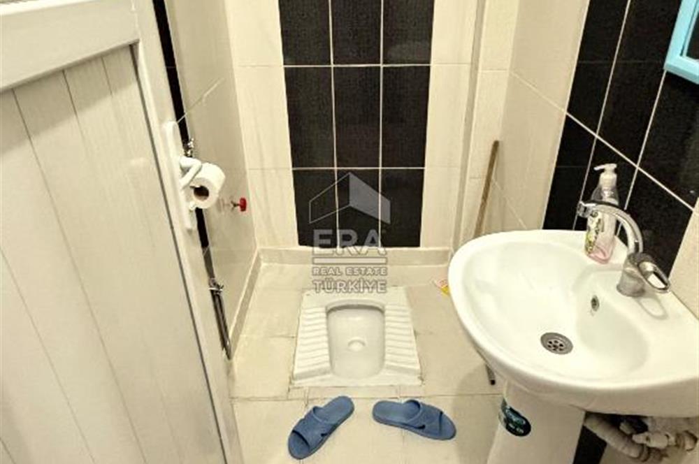 Pazaryeri Mahallesi’nde satılık 3 + 1 ara kat site içi