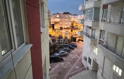 Pazaryeri Mahallesi’nde satılık 3 + 1 ara kat site içi