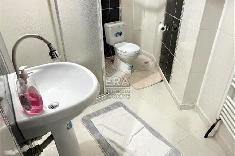 Pazaryeri Mahallesi’nde satılık 3 + 1 ara kat site içi