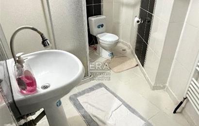 Pazaryeri Mahallesi’nde satılık 3 + 1 ara kat site içi