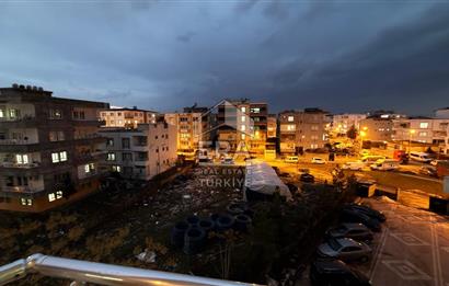 Pazaryeri Mahallesi’nde satılık 3 + 1 ara kat site içi