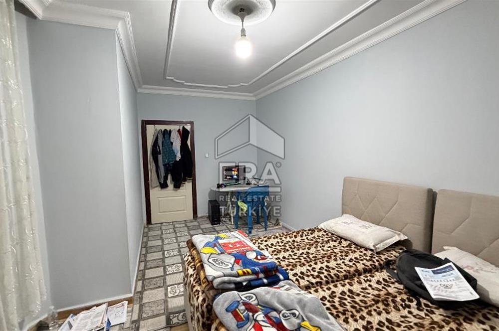 Pazaryeri Mahallesi’nde satılık 3 + 1 ara kat site içi