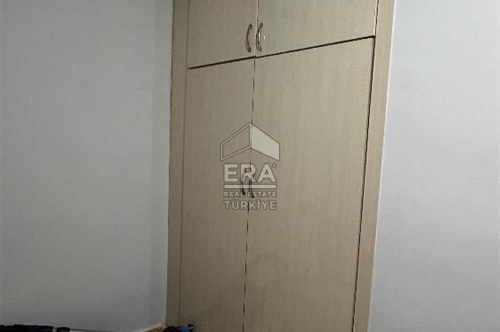 Pazaryeri Mahallesi’nde satılık 3 + 1 ara kat site içi