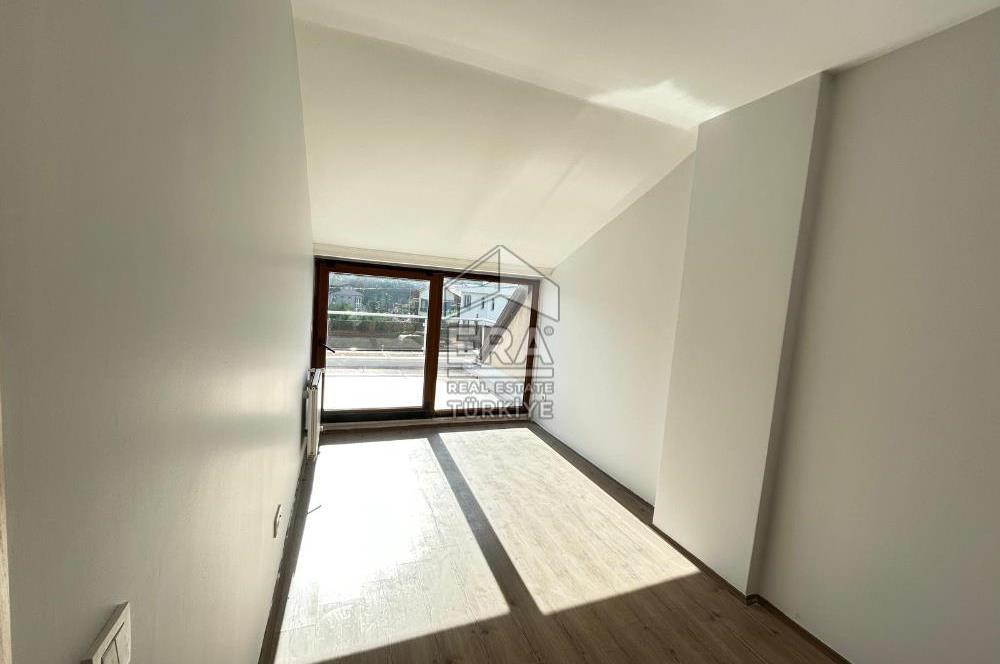 Zekeriyaköy çarşı da dubleks geniş teras lı ferah kiralık konut