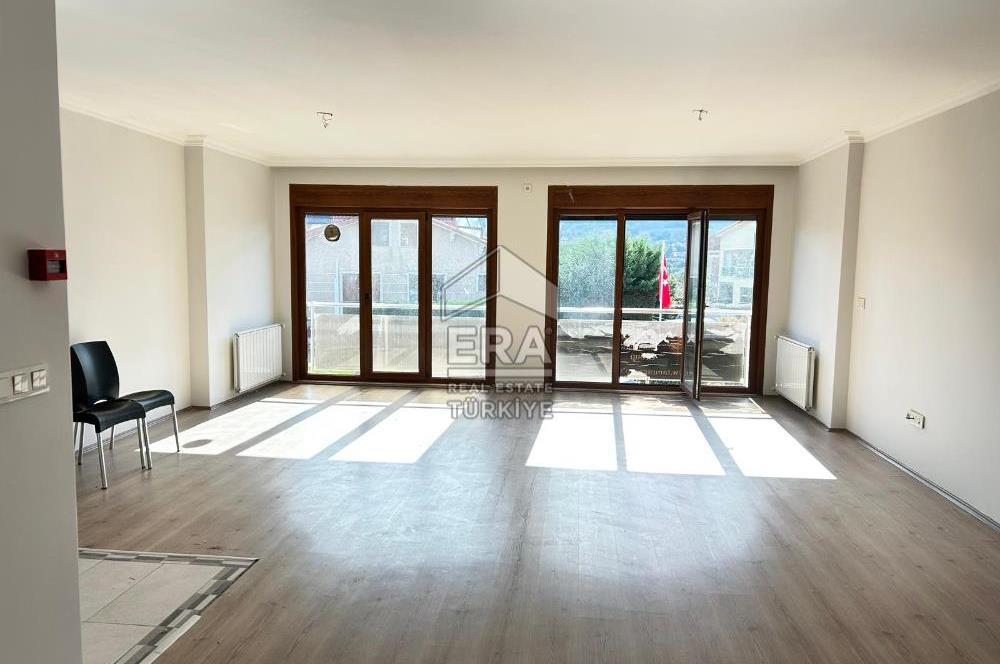 Zekeriyaköy çarşı da dubleks geniş teras lı ferah kiralık konut