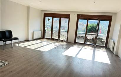 Zekeriyaköy çarşı da dubleks geniş teras lı ferah kiralık konut