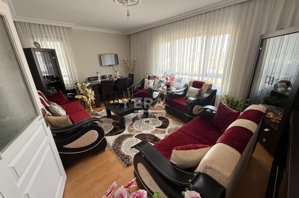 ŞEHİTLER CADDESİ ÜZERİNDE ÇİFT BALKON 1. KAT 3+1 SATILIK DAİRE
