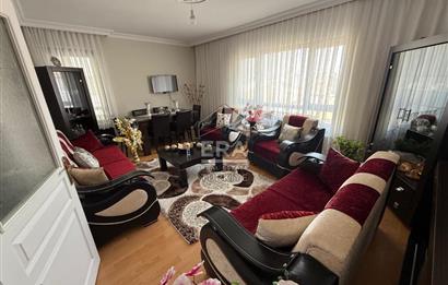 ŞEHİTLER CADDESİ ÜZERİNDE ÇİFT BALKON 1. KAT 3+1 SATILIK DAİRE
