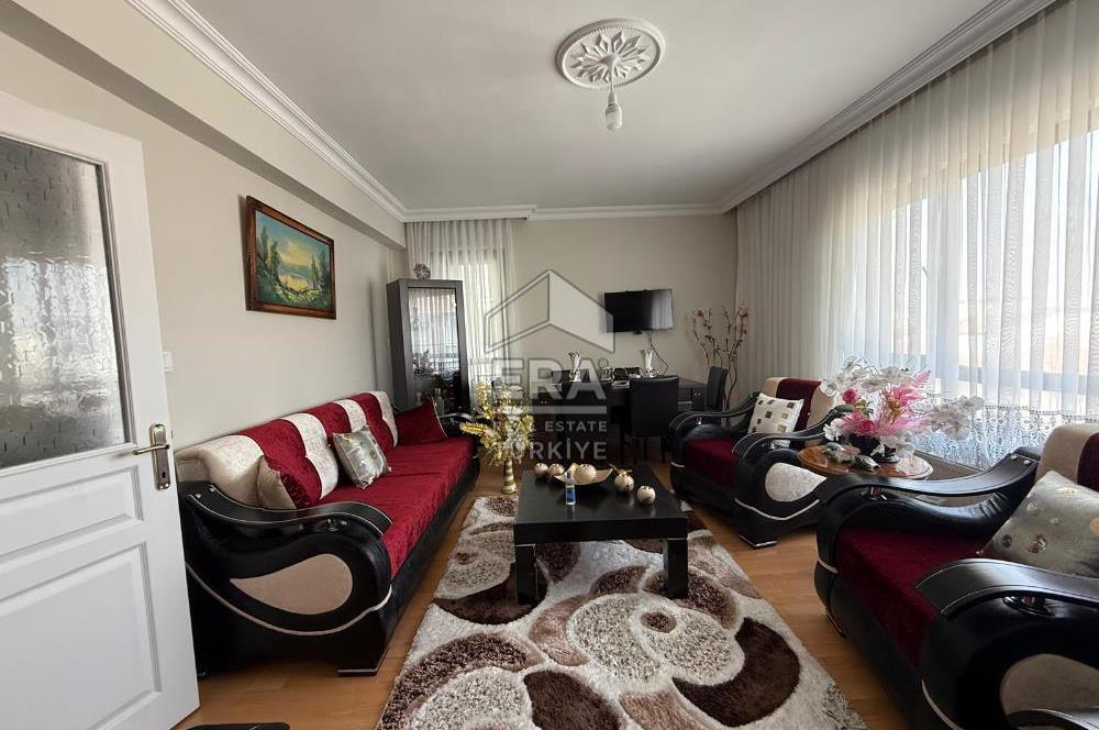 ŞEHİTLER CADDESİ ÜZERİNDE ÇİFT BALKON 1. KAT 3+1 SATILIK DAİRE