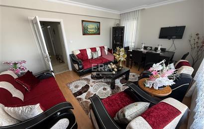 ŞEHİTLER CADDESİ ÜZERİNDE ÇİFT BALKON 1. KAT 3+1 SATILIK DAİRE
