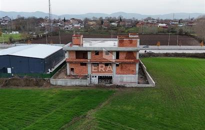 ERA KARAT Adapazarı Yenikent Yolunda Ticari Komple Kiralık Bina