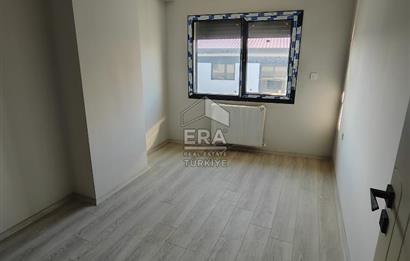 TORBALI MERKEZDE SIFIR BİNADA KİRALIK 1+1 DAİRELER