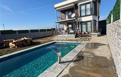 563 m2 ARSA İÇERİSİNDE HAVUZLU TERASLİ 4+1 VİLLA