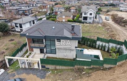 ŞİLE'DE 6+2 HAVUZLU TRİPLEKS VİLLA 