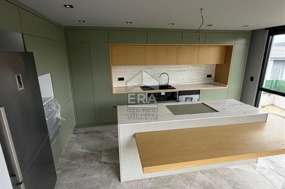 ŞİLE'DE 6+2 HAVUZLU TRİPLEKS VİLLA 