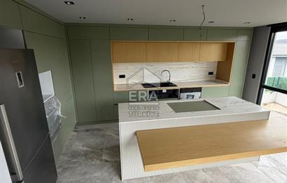 ŞİLE'DE 6+2 HAVUZLU TRİPLEKS VİLLA 