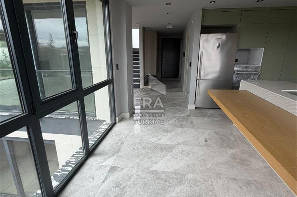 ŞİLE'DE 6+2 HAVUZLU TRİPLEKS VİLLA 