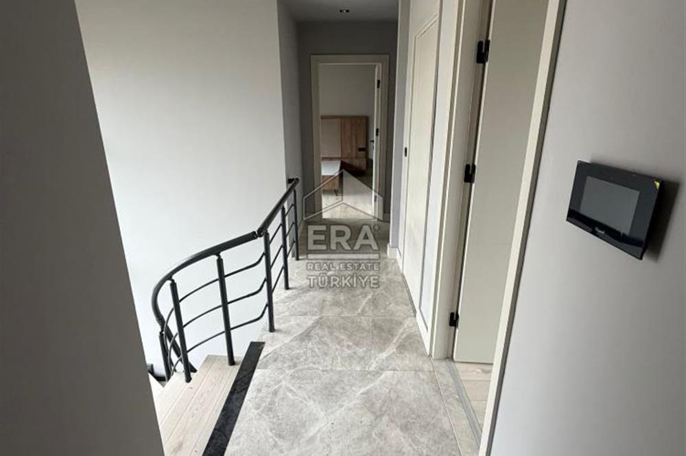 ŞİLE'DE 6+2 HAVUZLU TRİPLEKS VİLLA 