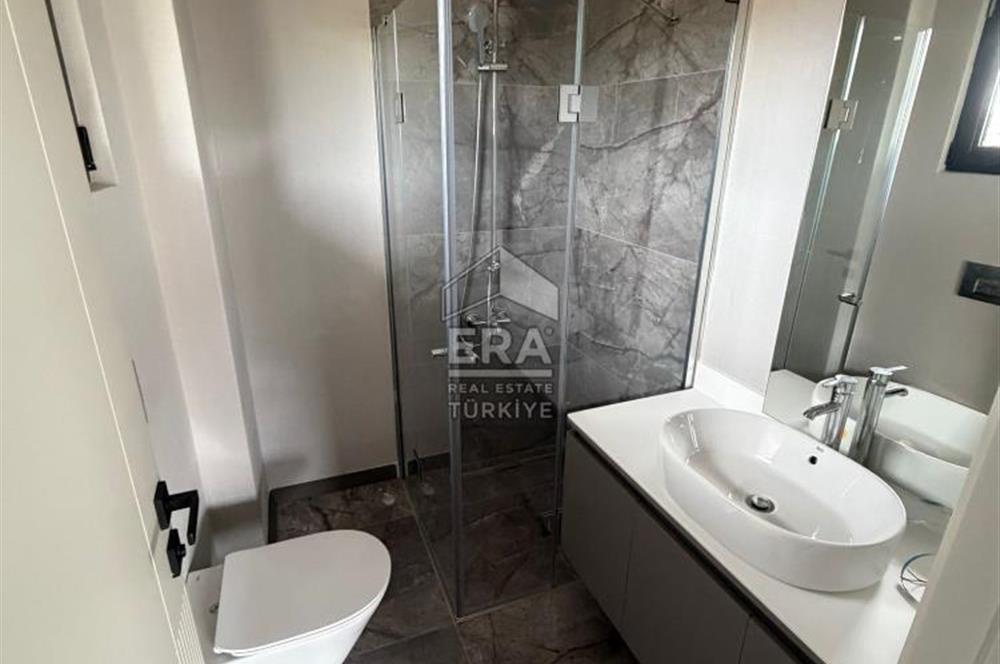 ŞİLE'DE 6+2 HAVUZLU TRİPLEKS VİLLA 