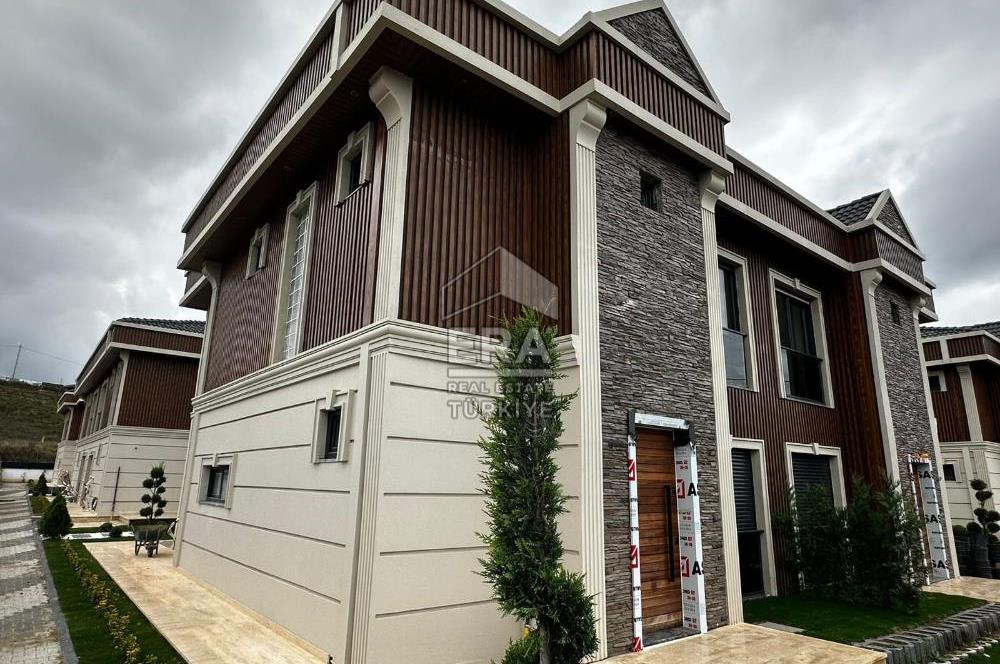 ERA VİZYONDAN HARİKA KONUMDA 4+1 SATILIK VİLLA 